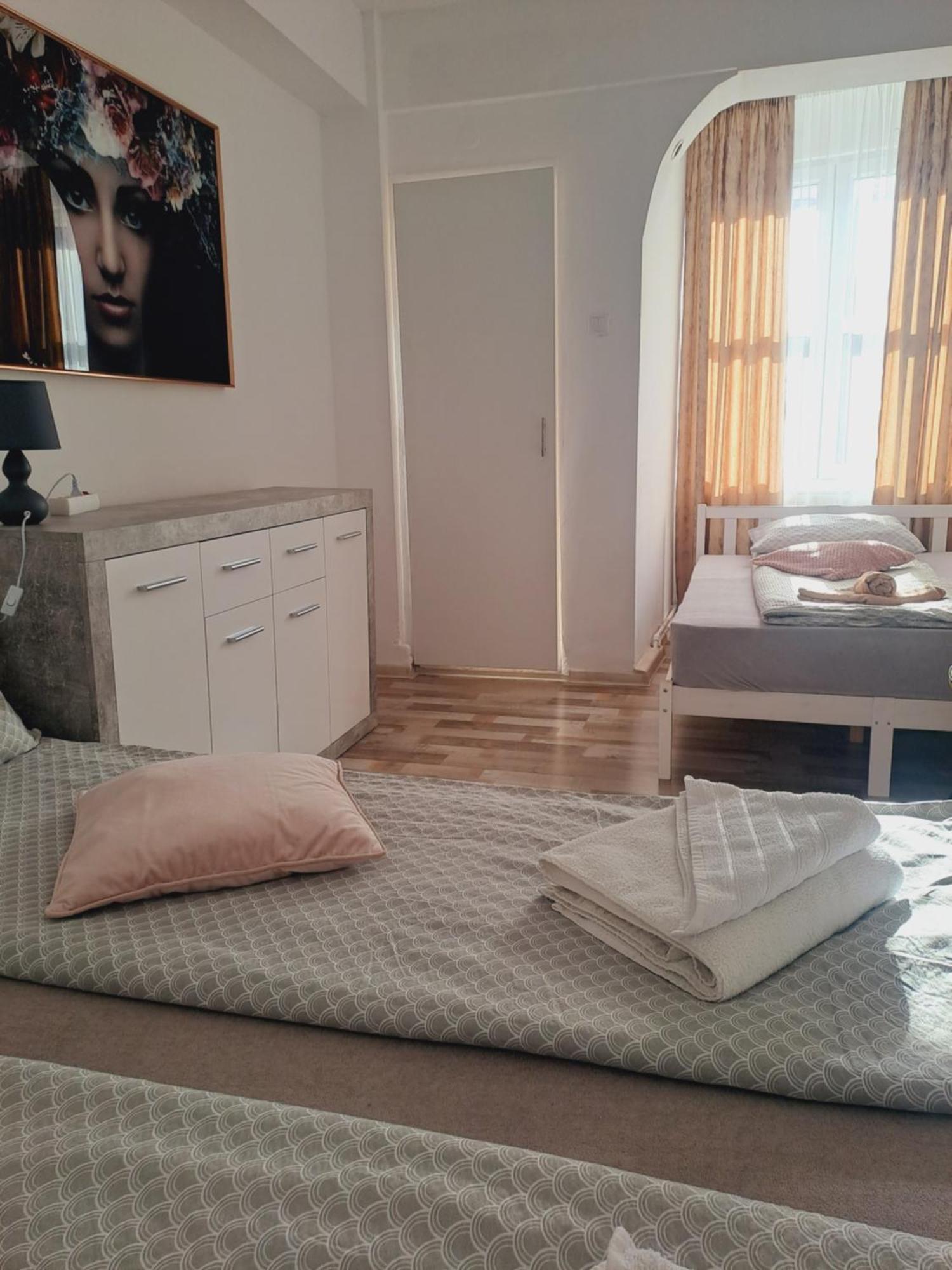7 Level Central Apartments Miercurea Ciuc Oda fotoğraf