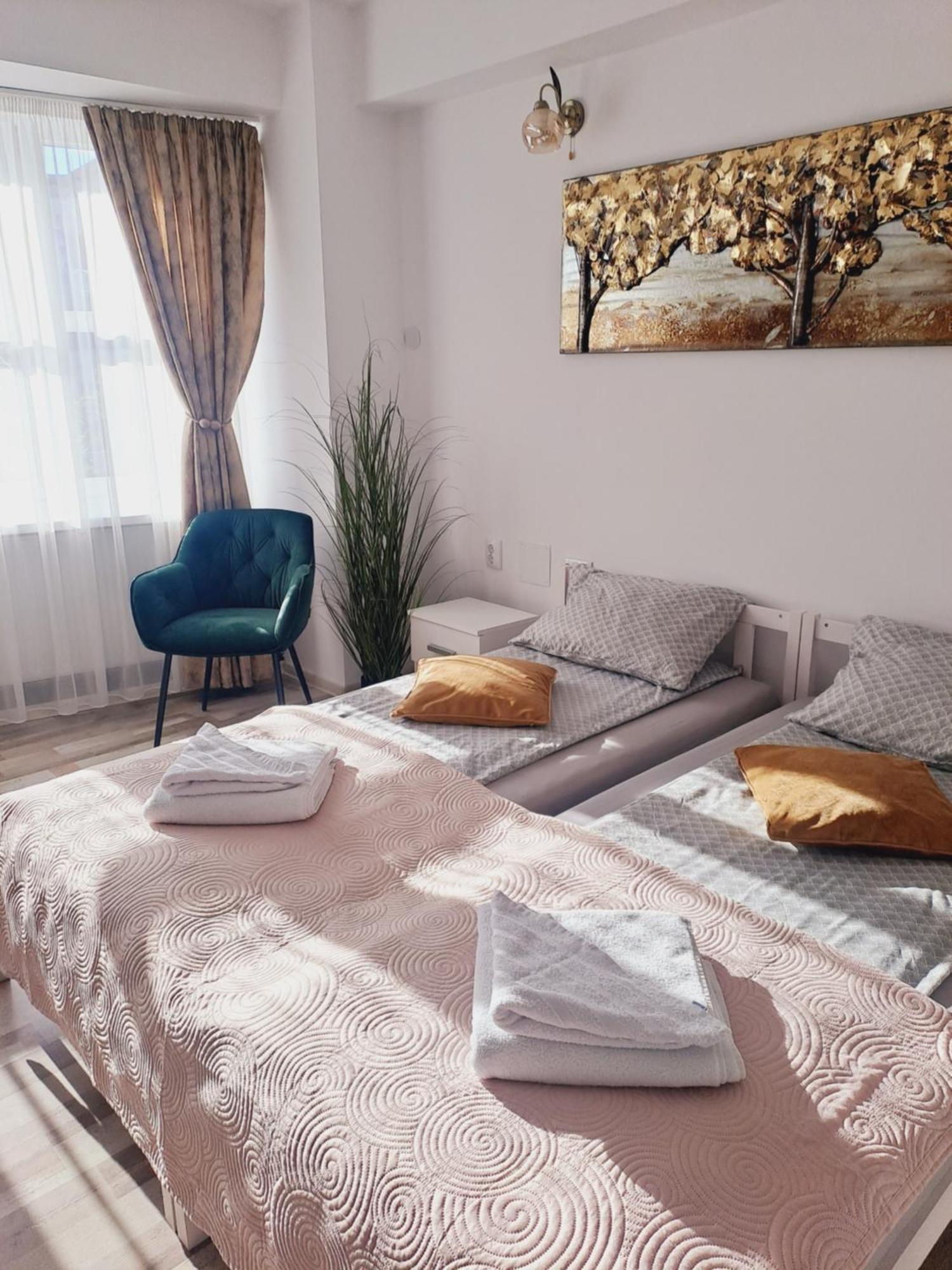 7 Level Central Apartments Miercurea Ciuc Oda fotoğraf